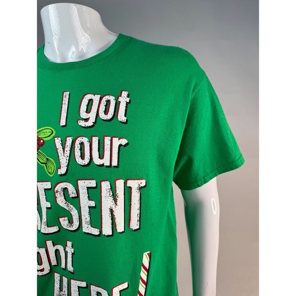 Gildan Mistletoe Present Ugly Christmas Sweater TShirt Sz Large Green Cotton - Picture 3 of 16